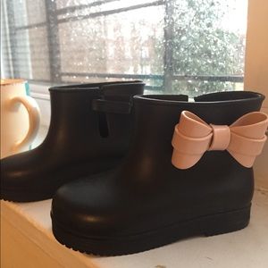 Mini Melissa Sugar Bow Rainboots Like New.